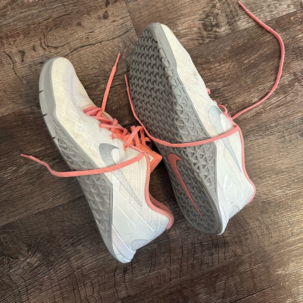 Women’s size 8.5 Nike metcon